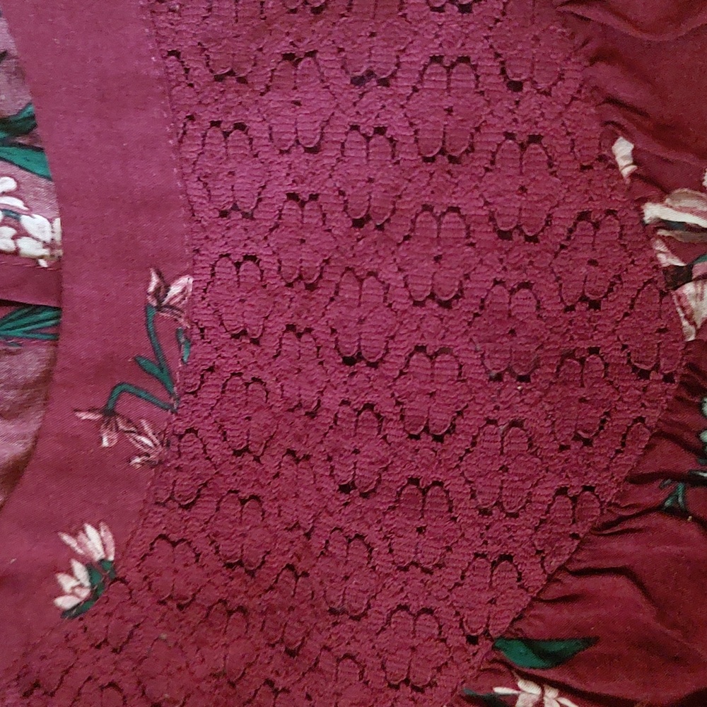 NWOT TORRID Challis Ruffle Tank Lace Inset High-Neck Floral Print Berry Blouse - Picture 4 of 7